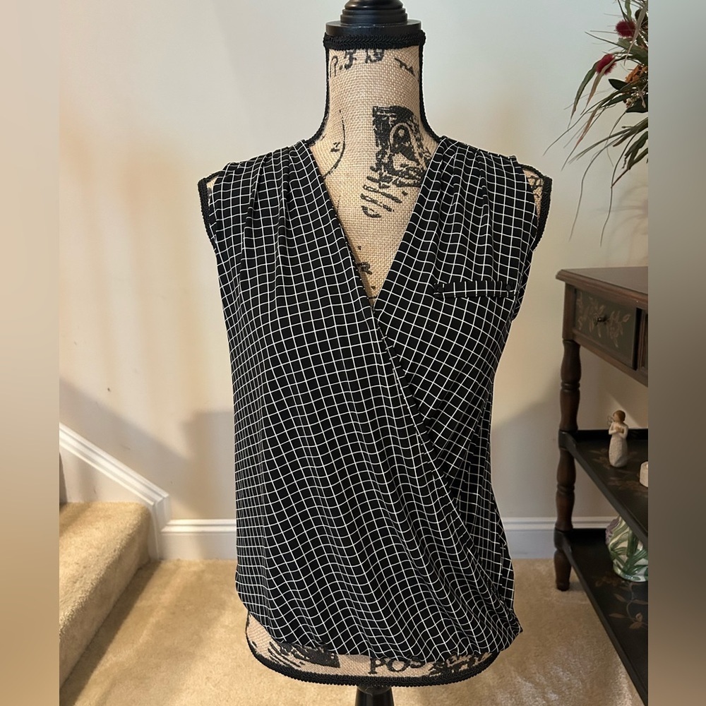 White House BlackMarket top